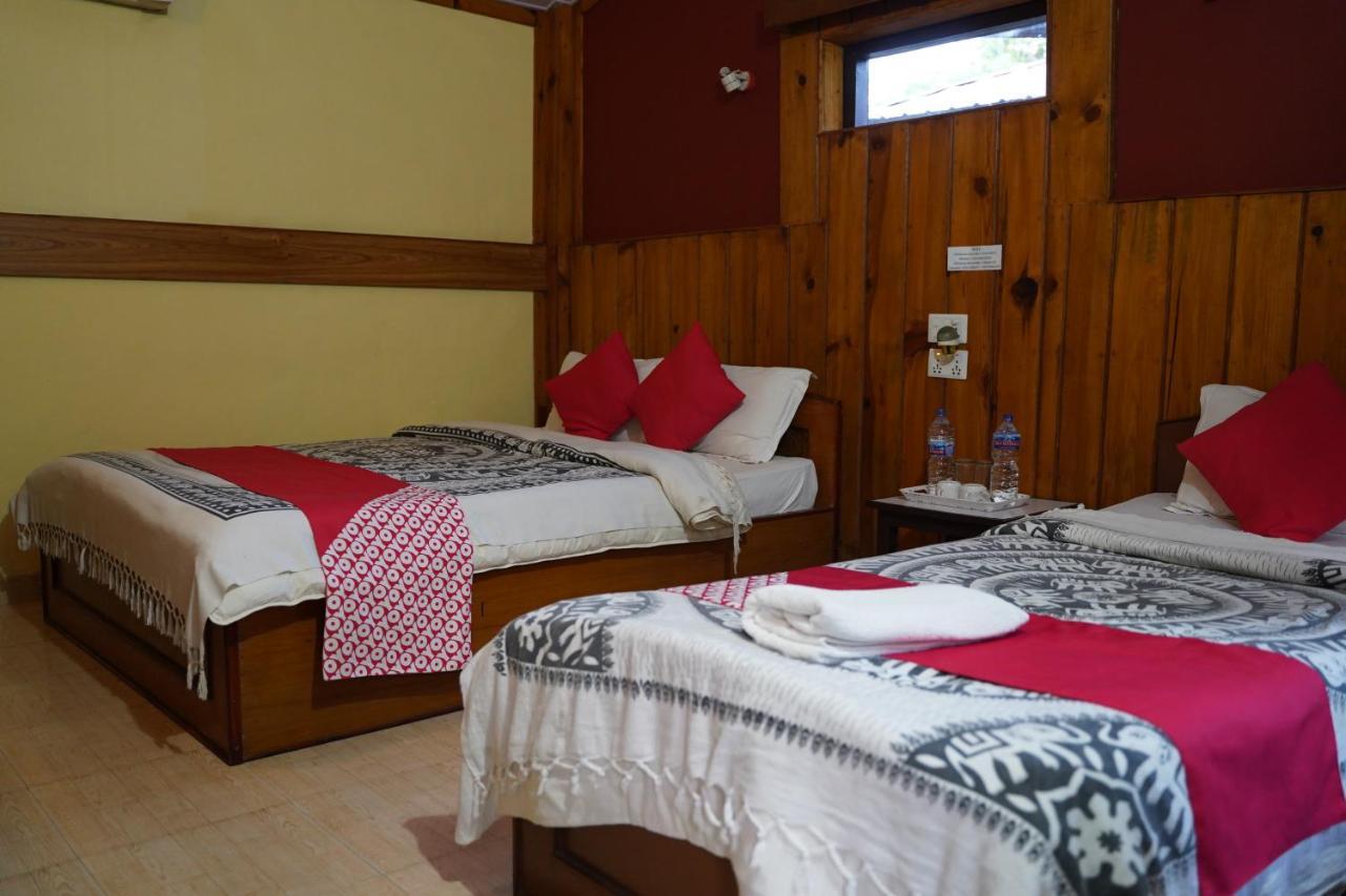 Chitwan Riverside Resort Саураха Экстерьер фото