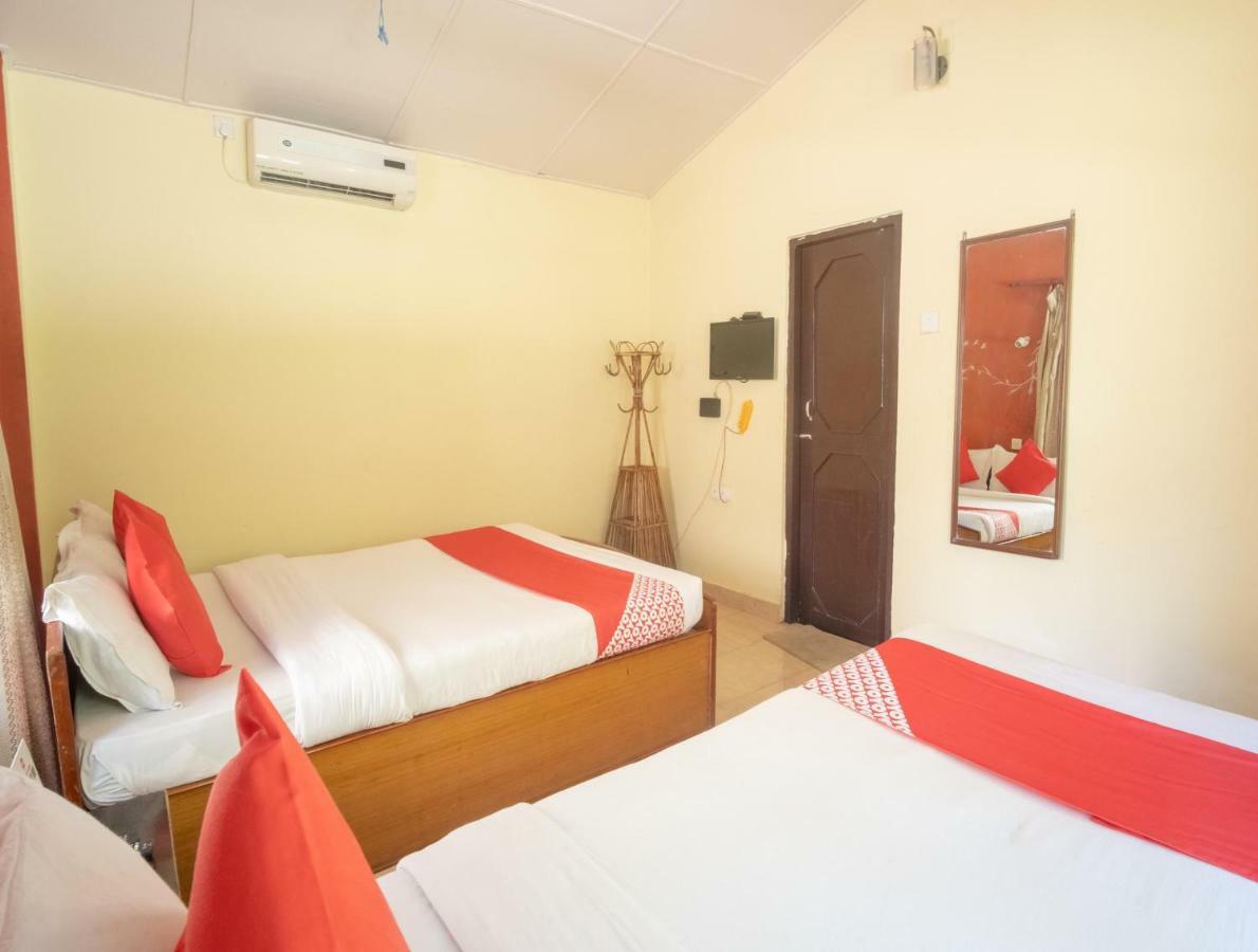 Chitwan Riverside Resort Саураха Экстерьер фото